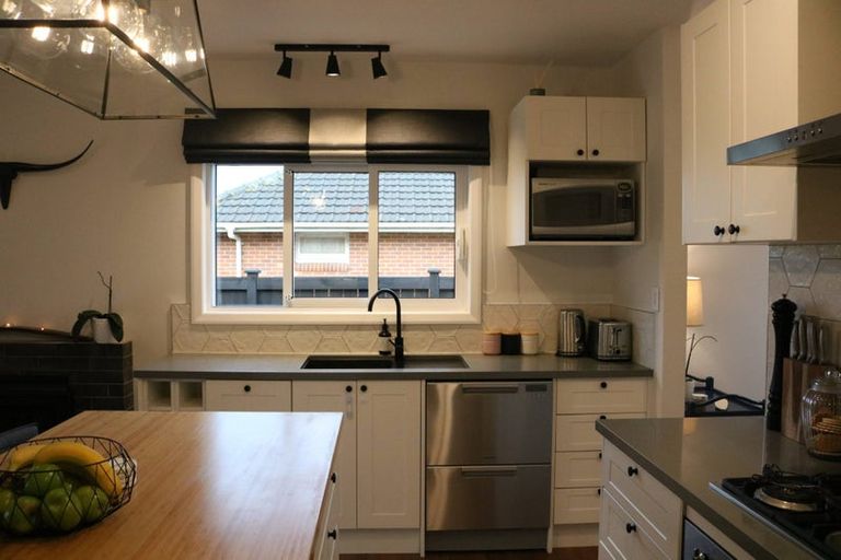 Photo of property in 22 Taikata Road, Te Atatu Peninsula, Auckland, 0610