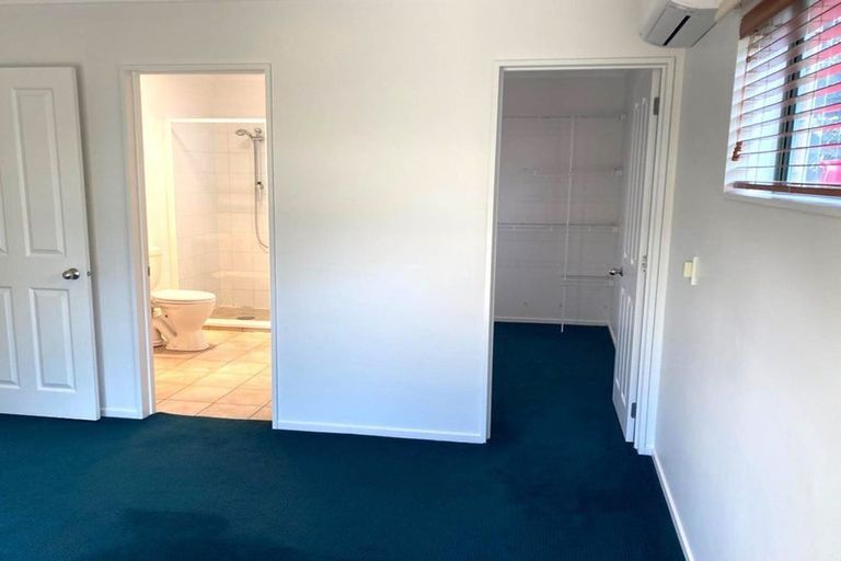 Photo of property in 22 Wicklam Lane, Greenhithe, Auckland, 0632