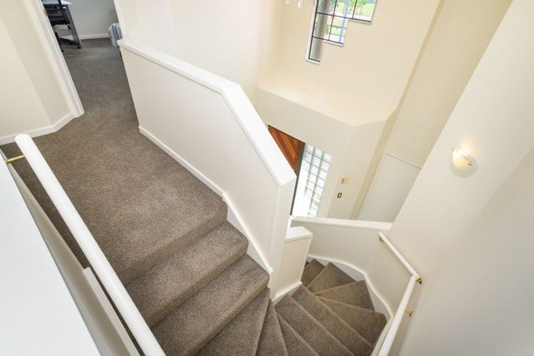 Photo of property in 96 Pacific Drive, Fitzherbert, Palmerston North, 4410