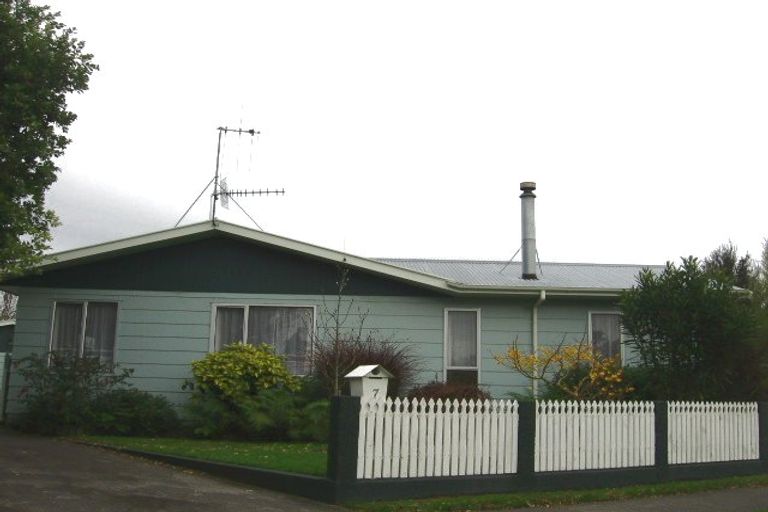 Photo of property in 7 Rosedale Crescent, Cloverlea, Palmerston North, 4412