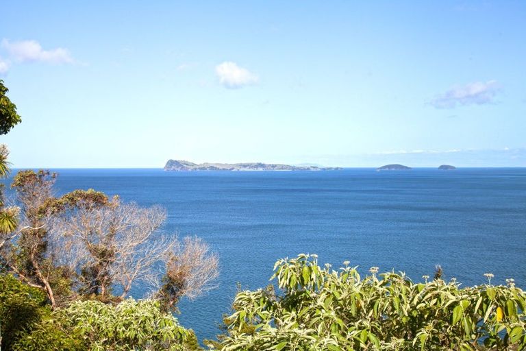Photo of property in 237 Paku Drive, Tairua, 3508