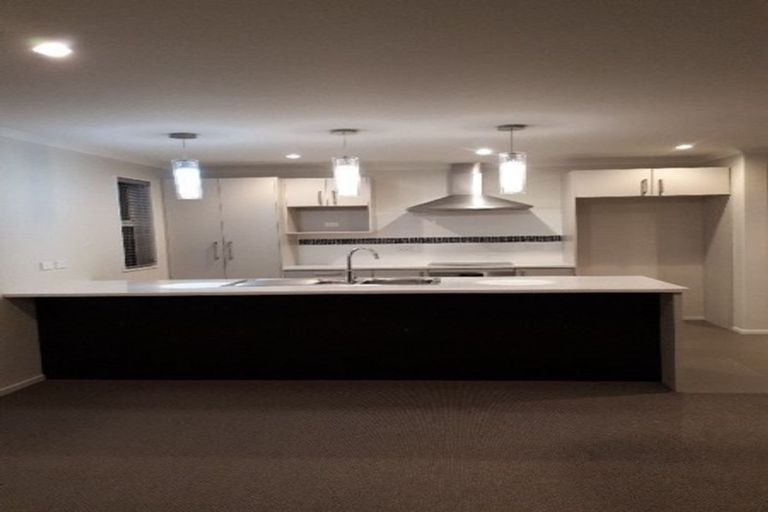 Photo of property in 9a Nimstedt Avenue, Oteha, Auckland, 0632