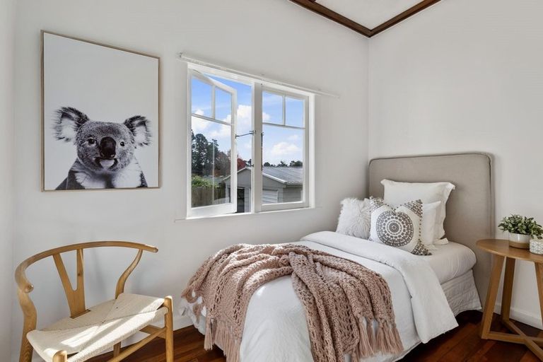 Photo of property in 2/165a Colwill Road, Massey, Auckland, 0614