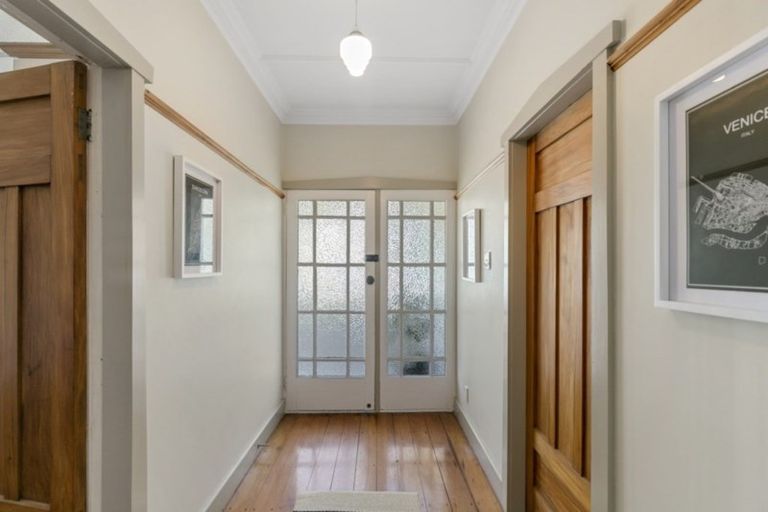 Photo of property in 76 Darlington Road, Miramar, Wellington, 6022