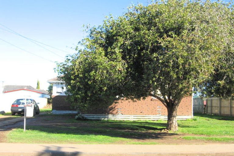 Photo of property in 1 Maurice Street, Papakura, 2110