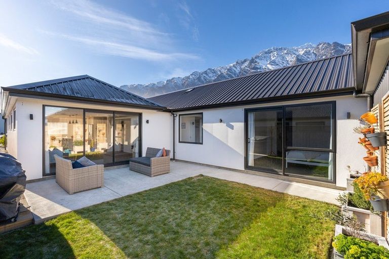 Photo of property in 77 Bannister Street, Jacks Point, Queenstown, 9371