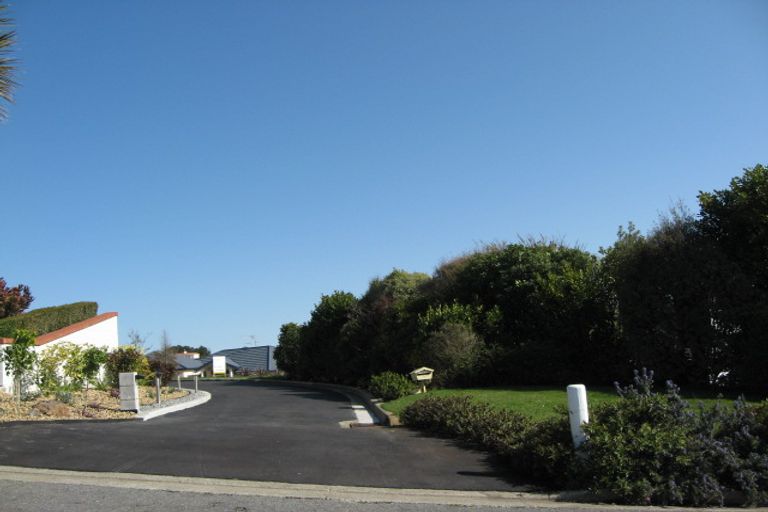 Photo of property in 24 Harry Ell Drive, Cashmere, Christchurch, 8022