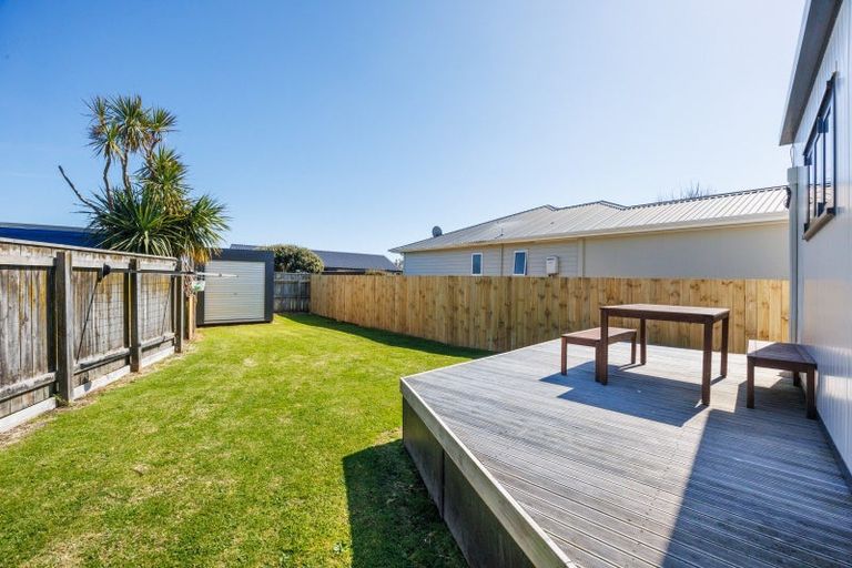 Photo of property in 52 Nash Parade, Foxton Beach, Foxton, 4815