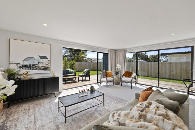 Photo of property in 22 William Gilbert Drive, Mangawhai, 0505