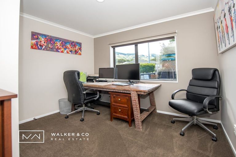 Photo of property in 48 Percy Kinsman Crescent, Riverstone Terraces, Upper Hutt, 5018