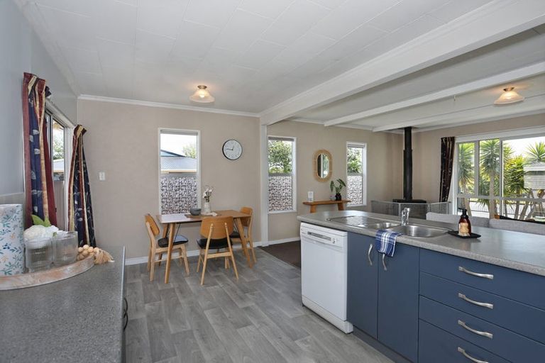 Photo of property in 3 Edward Street, Bulls, 4818