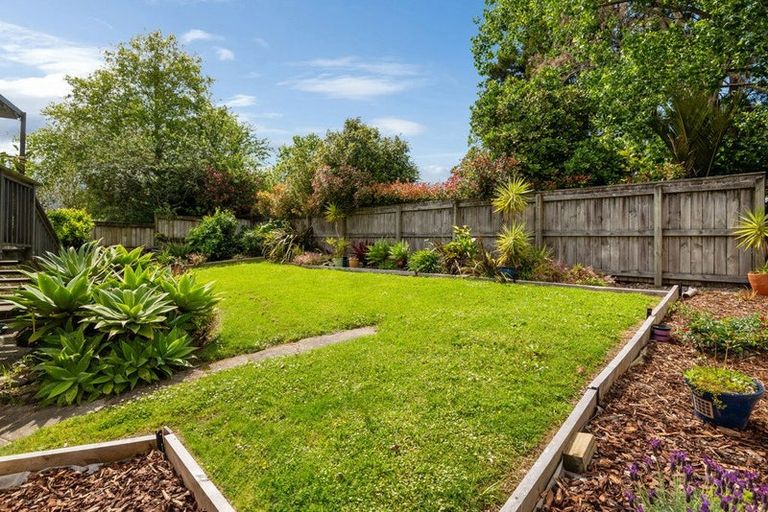 Photo of property in 22 Gails Drive, Okura, Albany, 0792