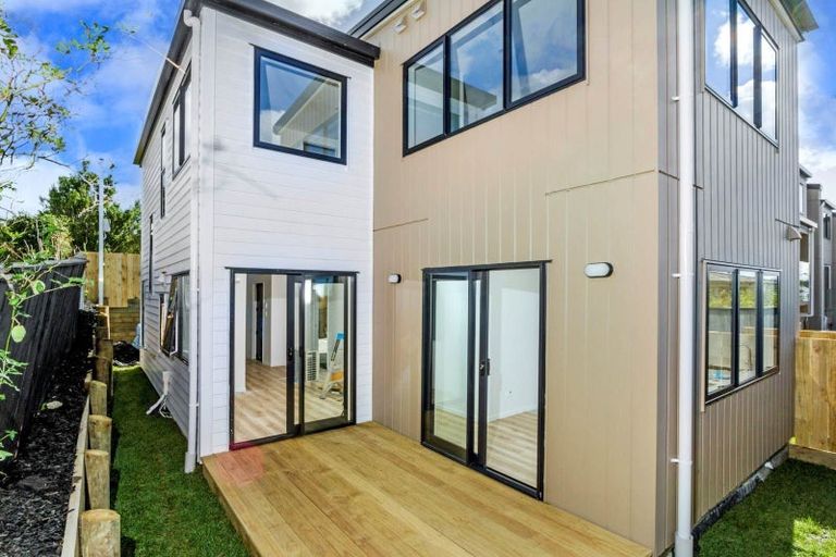 Photo of property in 7/66 Bruce Road, Glenfield, Auckland, 0629