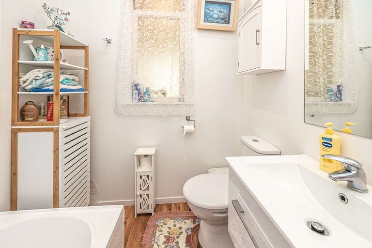 Photo of property in 22 Lewis Avenue, Aramoho, Whanganui, 4500