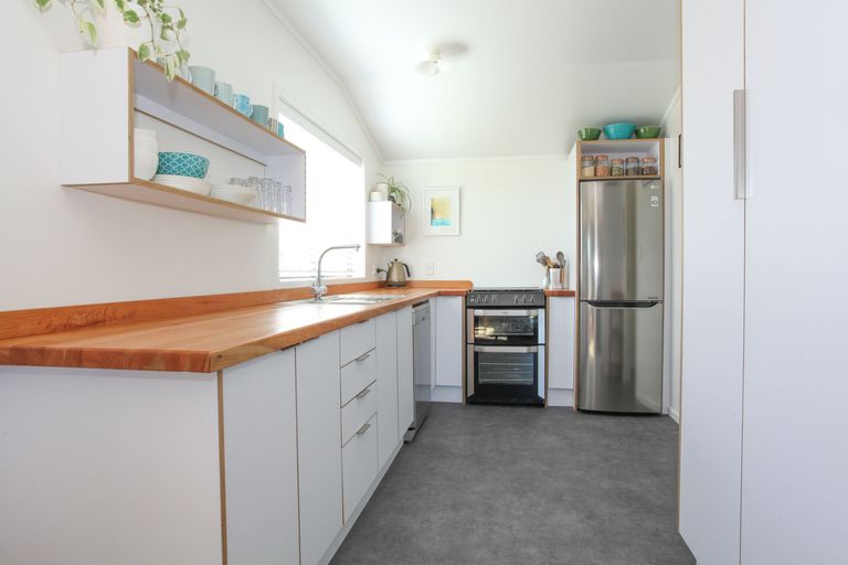 Photo of property in 50 Pond Road, Raglan, 3295