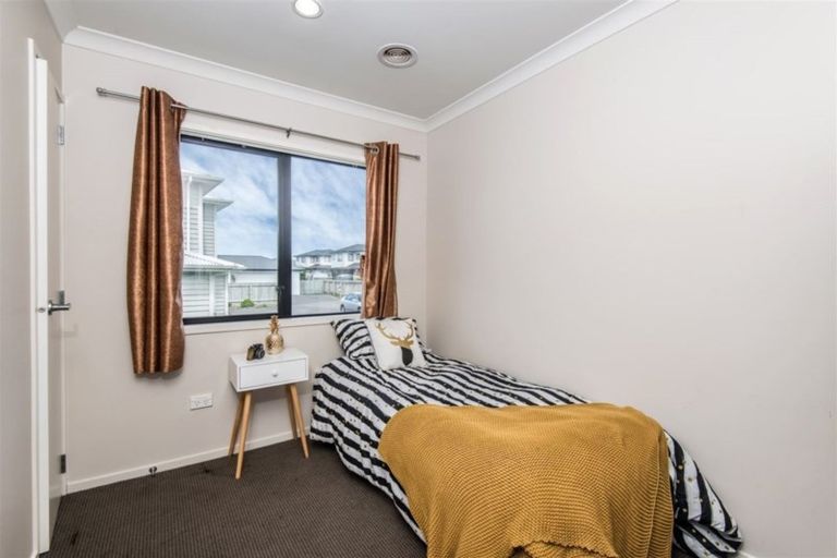 Photo of property in 4 Saint Lucia Place, Grenada Village, Wellington, 6037