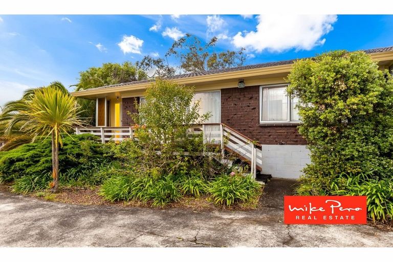 Photo of property in 1/17 Ballater Place, Highland Park, Auckland, 2010