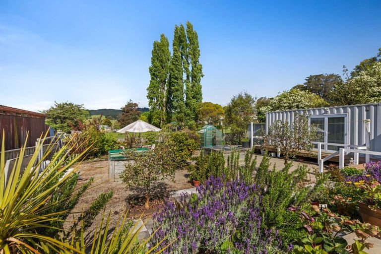 Photo of property in 8 Paraekaretu Street, Hunterville, 4730