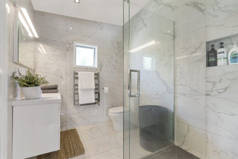 Photo of property in 36a Glenelg Road, Red Beach, 0932