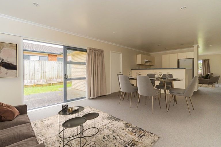 Photo of property in 16 Sambrooke Crescent, Flat Bush, Auckland, 2019