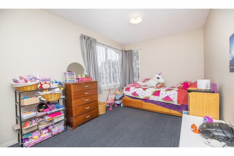 Photo of property in 1/41 Oldwood Street, Bishopdale, Christchurch, 8053