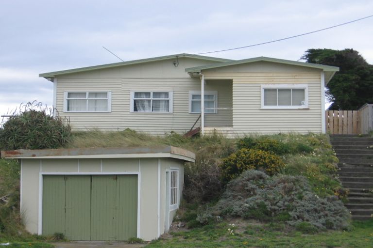 Photo of property in 16 Trafalgar Street, Foxton Beach, Foxton, 4815