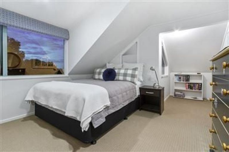 Photo of property in 1/71 Beresford Street, Bayswater, Auckland, 0622