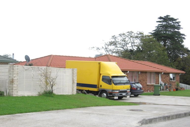 Photo of property in 14 Norman Close, The Gardens, Auckland, 2105