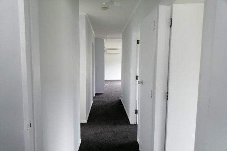 Photo of property in 35 Glen Road, Stokes Valley, Lower Hutt, 5019