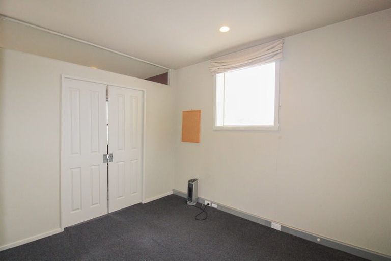 Photo of property in Atrium Towers, 8f/154 The Terrace, Wellington Central, Wellington, 6011