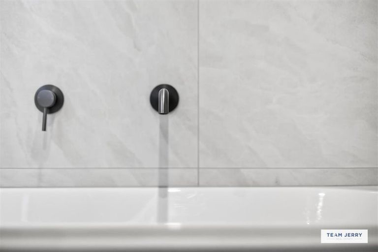 Photo of property in 25 Jandell Crescent, Bucklands Beach, Auckland, 2014