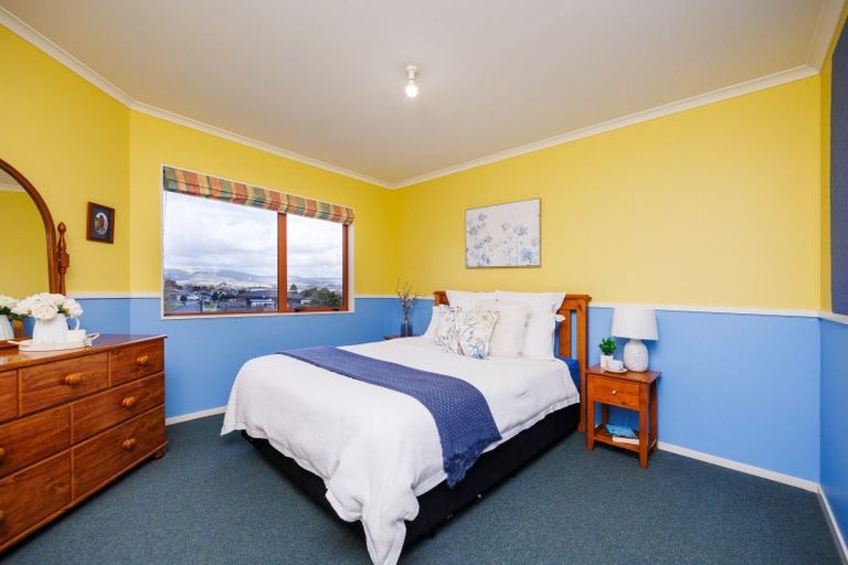 Photo of property in 25 Schnell Drive, Kelvin Grove, Palmerston North, 4414