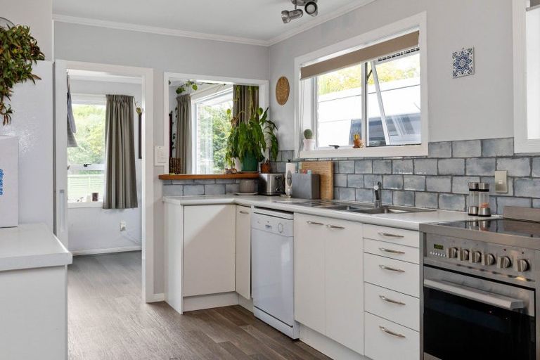 Photo of property in 11 Te Hatepe Avenue, Taupo, 3330