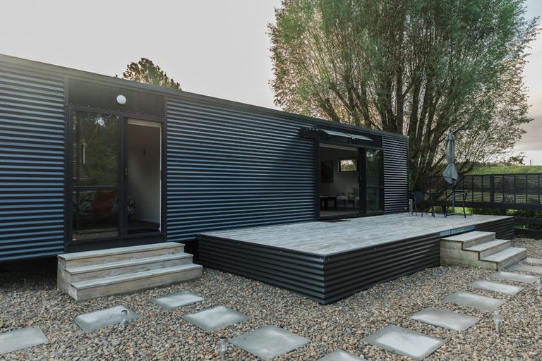 Photo of property in 261 Paparata Road, Bombay, 2675