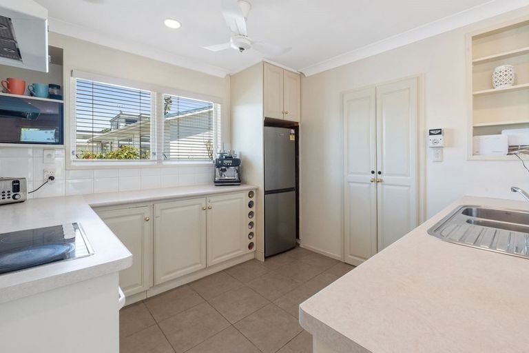 Photo of property in 1/99 Hebron Road, Waiake, Auckland, 0630