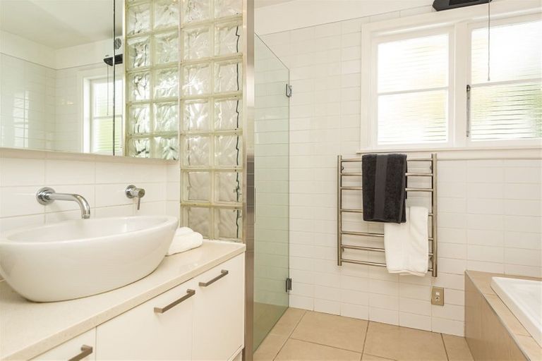 Photo of property in 15 Joyce Crescent, Ilam, Christchurch, 8041