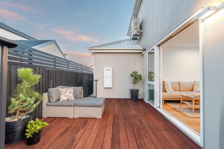 Photo of property in 2/179 Weston Road, St Albans, Christchurch, 8052