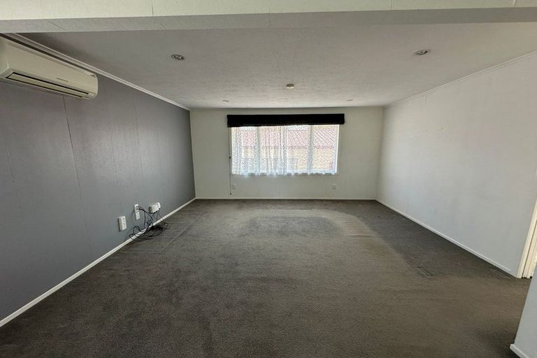 Photo of property in 1/5 Hill Crescent, Papakura, 2110