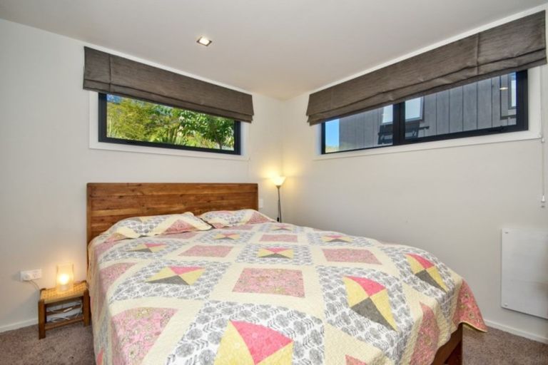 Photo of property in 33 Rannoch Drive, Jacks Point, Queenstown, 9371