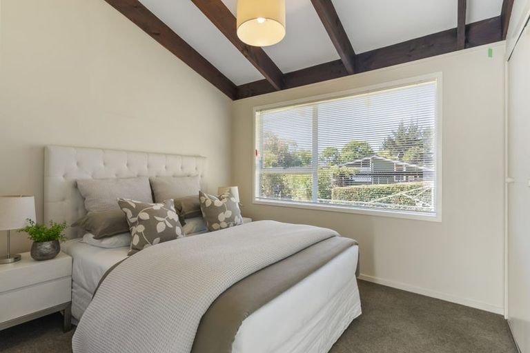 Photo of property in 40 Saddleback Rise, Murrays Bay, Auckland, 0630