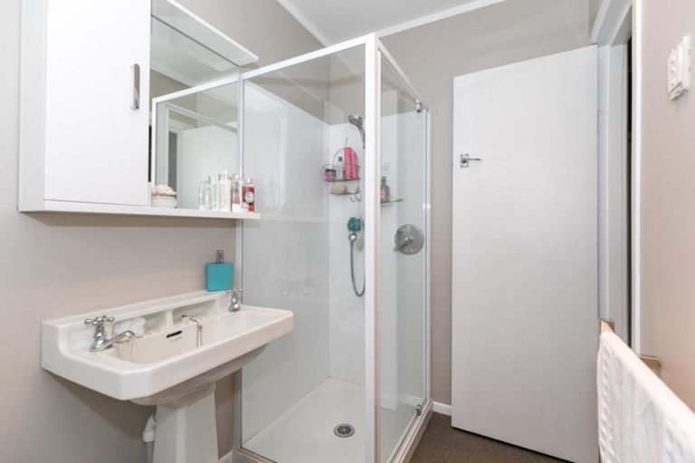 Photo of property in 1064 Heaphy Terrace, Fairfield, Hamilton, 3214