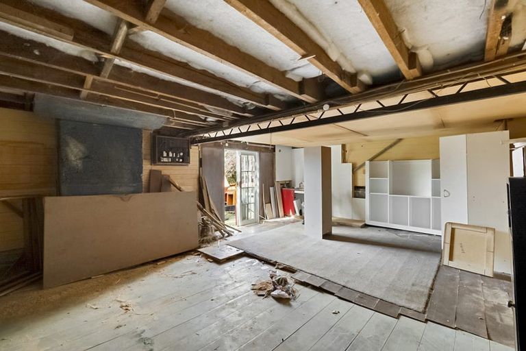 Photo of property in 77 Mould Street, Waitara, 4320