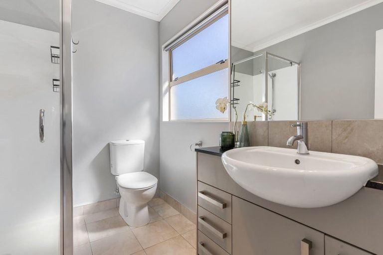 Photo of property in 26 Heidi Crescent, Flat Bush, Auckland, 2016
