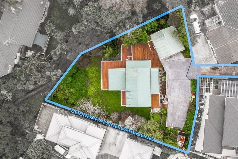 Photo of property in 32a Deverell Place, Northcross, Auckland, 0632