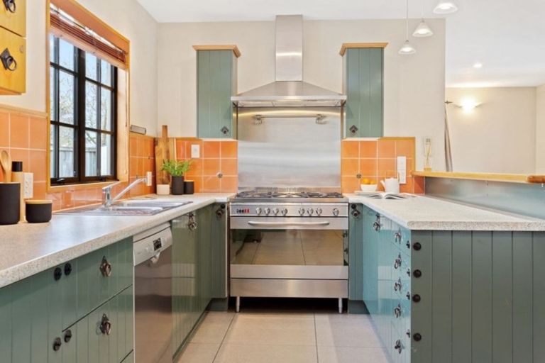 Photo of property in 323 Gardiners Road, Harewood, Christchurch, 8051