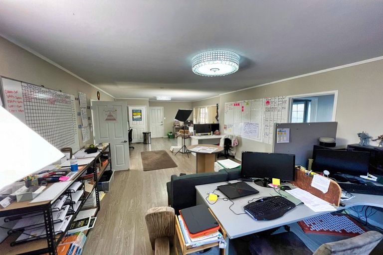 Photo of property in 20 Longbill Place, Glendene, Auckland, 0602