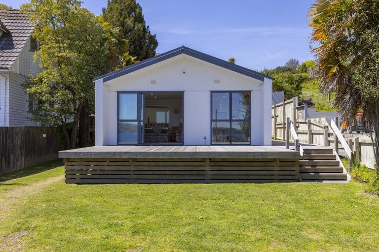 Photo of property in 1/202 Lake Terrace, Waipahihi, Taupo, 3330