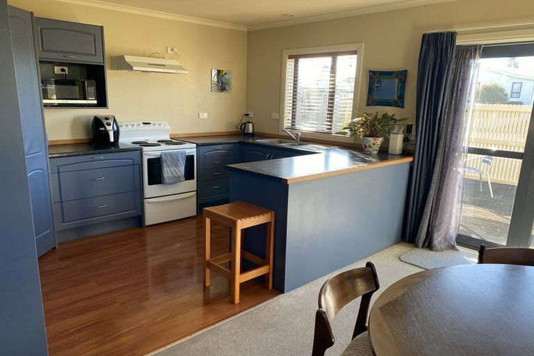 Photo of property in 2 Garrison Street, Carterton, 5713