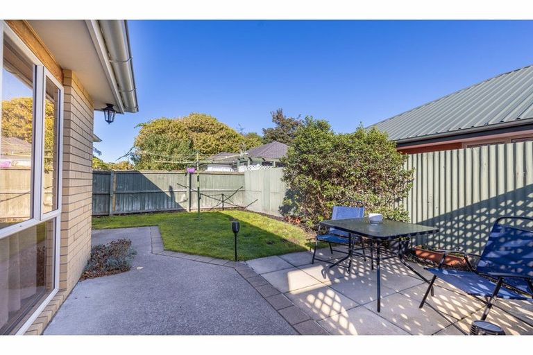 Photo of property in 2/95 Vagues Road, Northcote, Christchurch, 8052