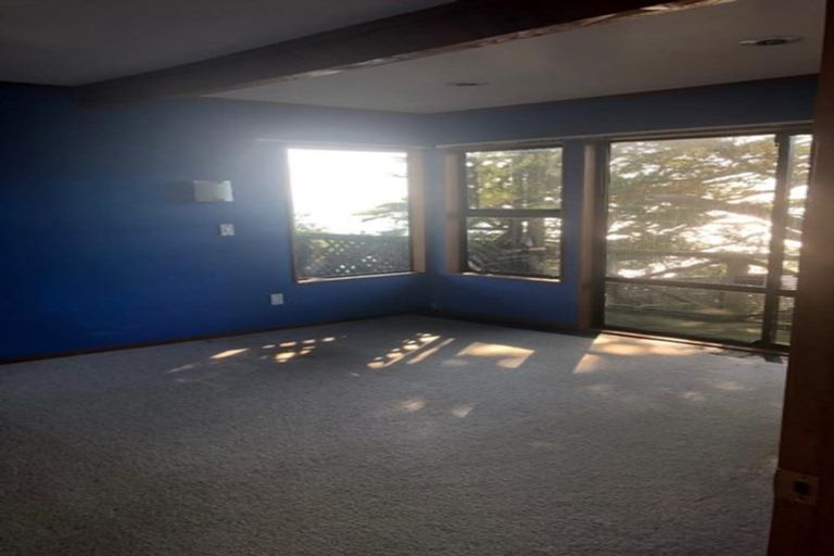 Photo of property in 14 Pa Road, Pukerua Bay, 5026